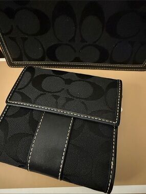 Y2K NWOT Coach Black Signature Canvas Compact Wallet with Contrast Stitching